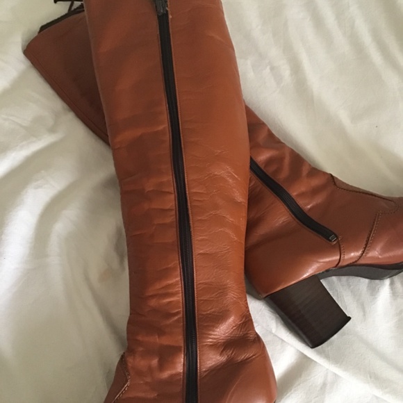 Vintage Tall lace up boots - Picture 7 of 7